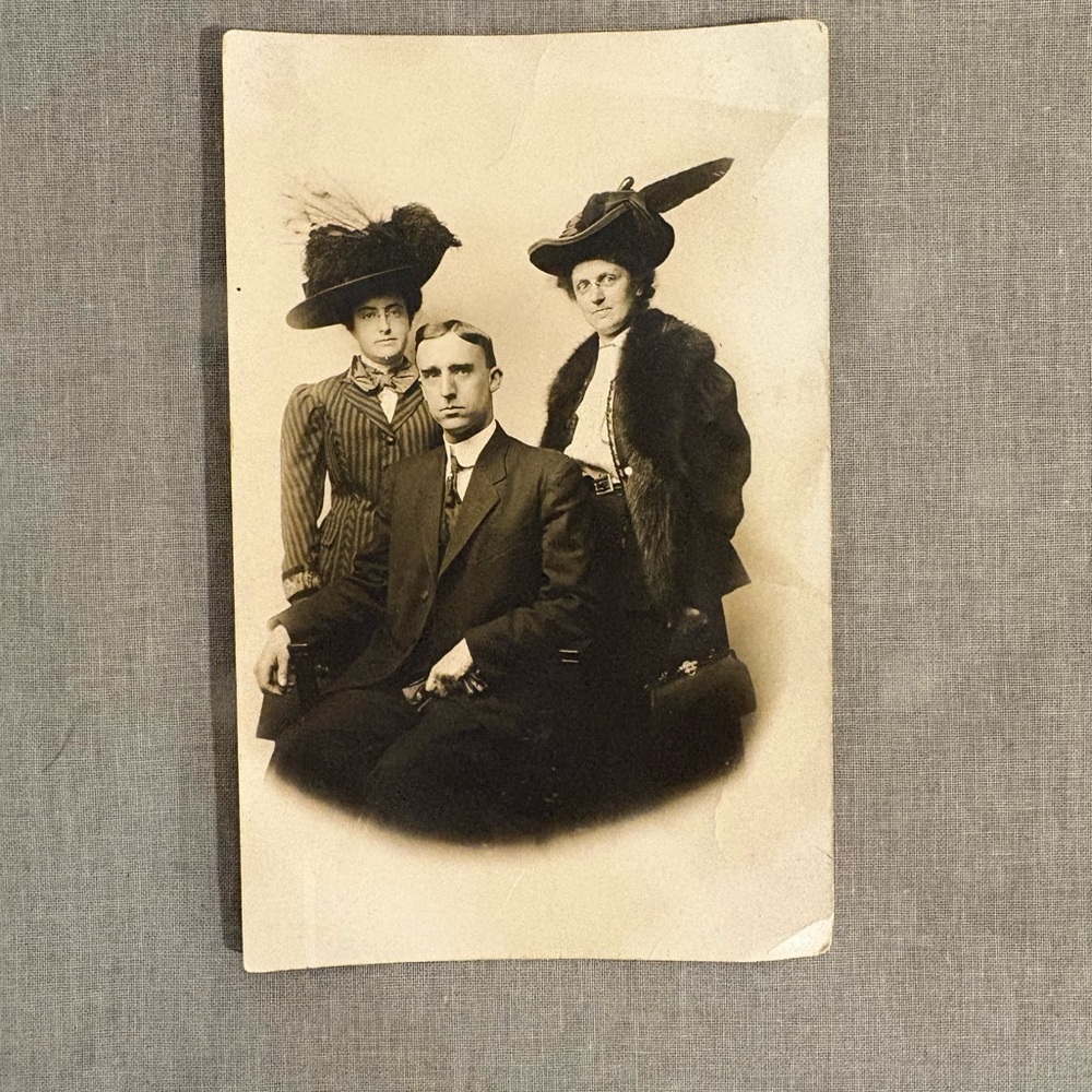 Vintage 1930s Toledo Ohio Postcard Rare Linen Era Candid Social History Portrait